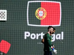 爱游戏APP-葡萄牙体育训练开放日；清晨手感冰凉引欢呼；欧联在即；数据趋势出现新变化(葡萄牙体育官网首页)