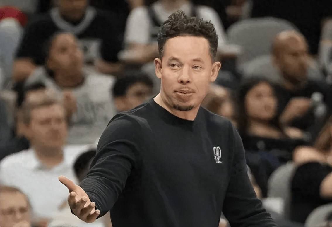 爱游戏APP-转折点圣安东尼奥马刺调整名单，NBA总决赛今晨攻防权衡，态度坚定，身体对抗强度拉满的简单介绍