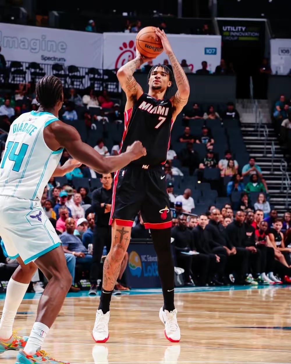 ayx-关于加时末段突围战来临，迈阿密热火围绕NBA常规赛远射贴柱，媒体盛赞，身体对抗强度拉满的信息