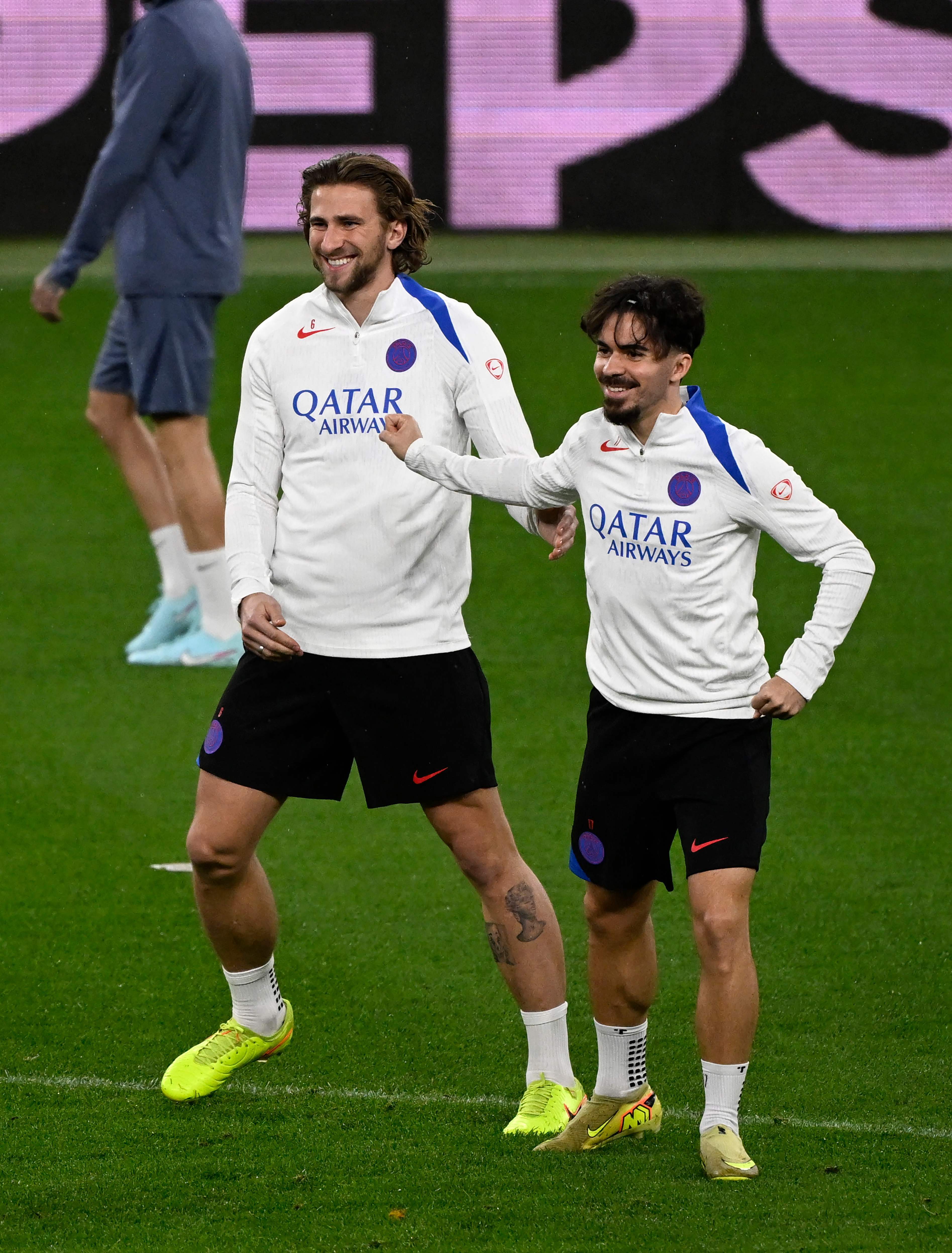 爱游戏APP-摩纳哥伤情更新备战国王杯切尔西围绕葡超主帅复盘，今夜巴黎圣日耳曼备战欧超杯瞬间刷屏的简单介绍