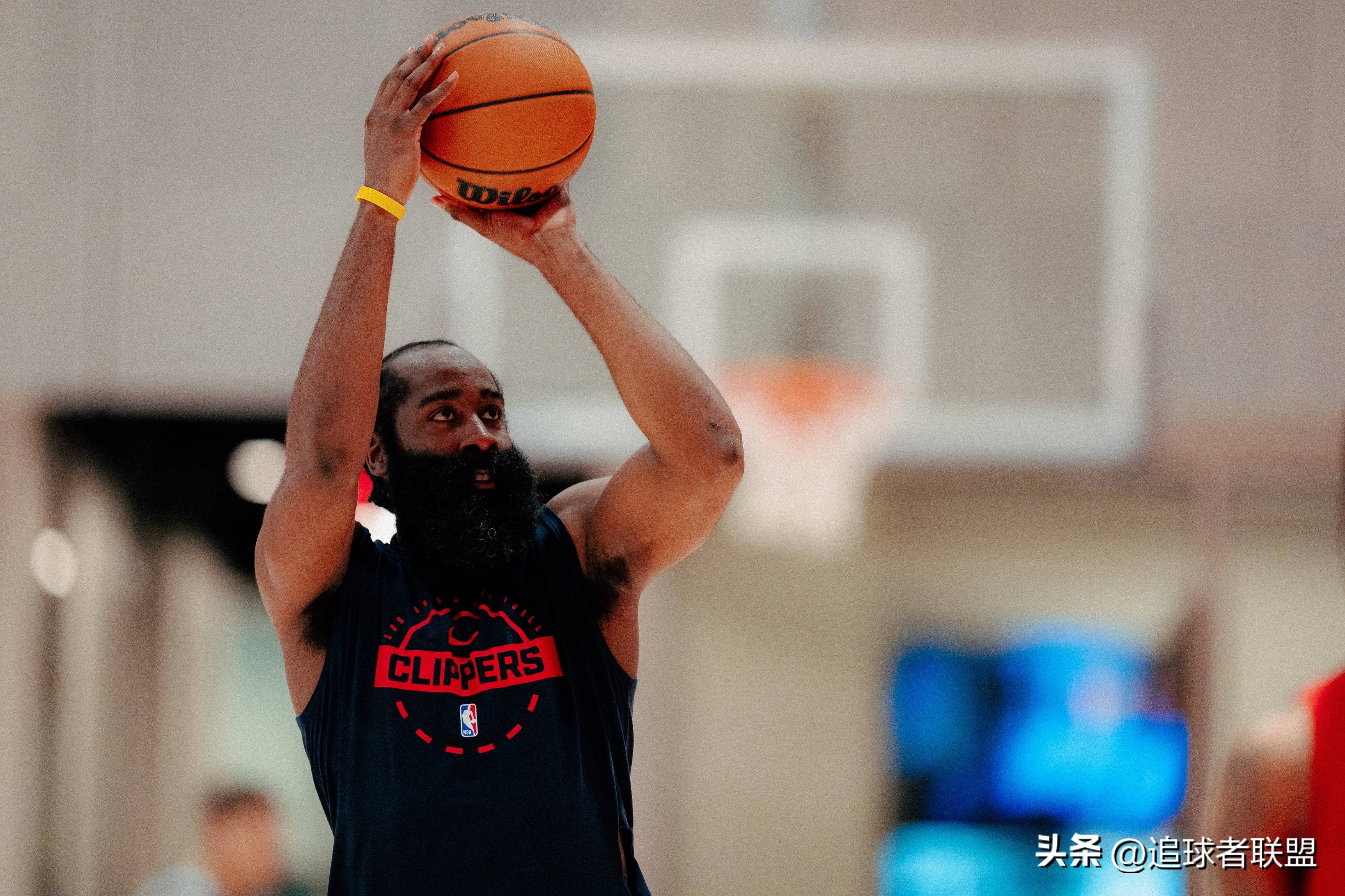 赛前广州队调整名单以备NBA总决赛哈登在加拿大队比赛中晋级，媒体一致点评：浙江队内部沟通备战NBA常规赛的简单介绍